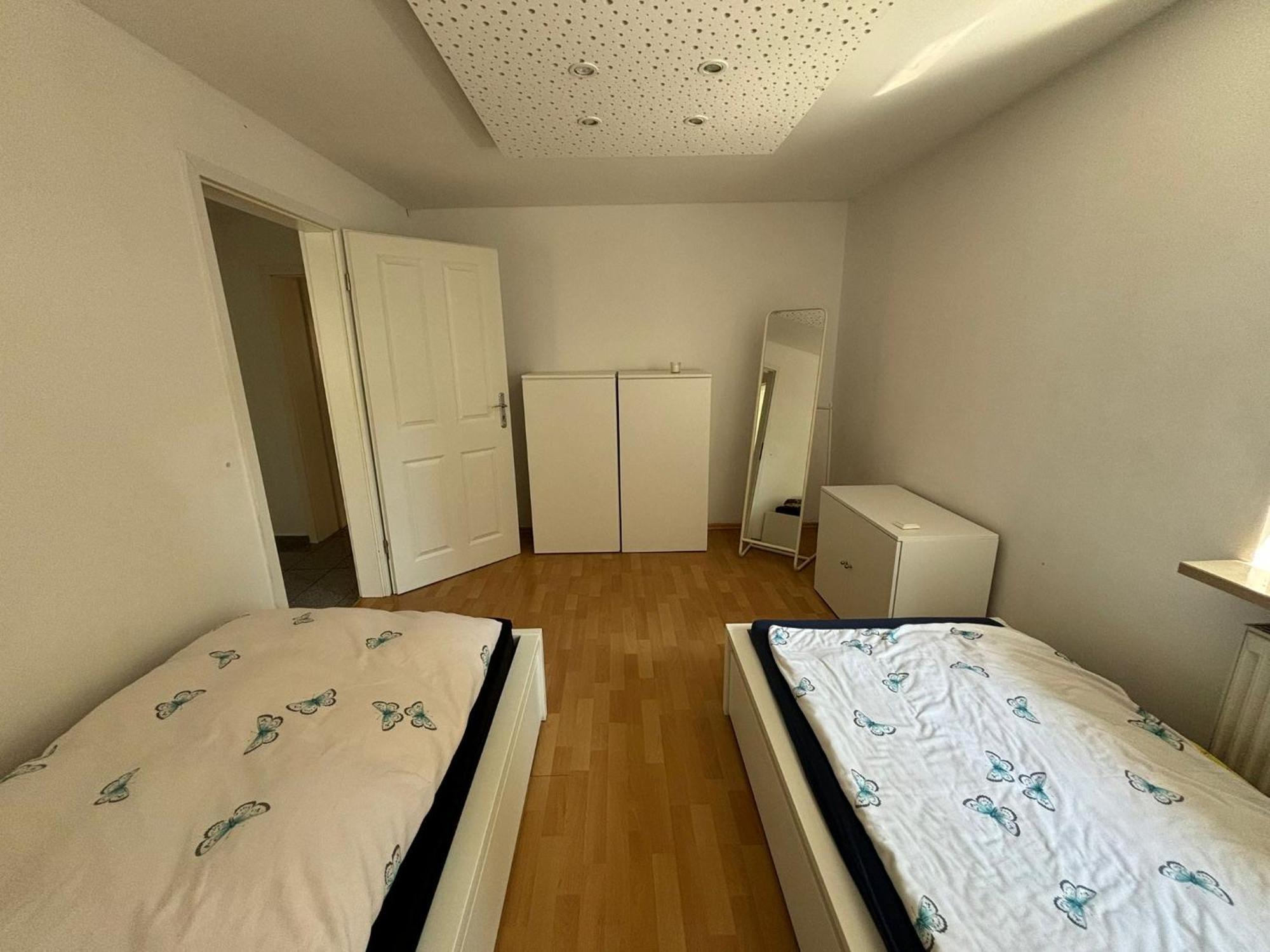 Erdgeschosswohnung Neben Schloss Blutenburg Mit Privatem Garten Munique Exterior foto